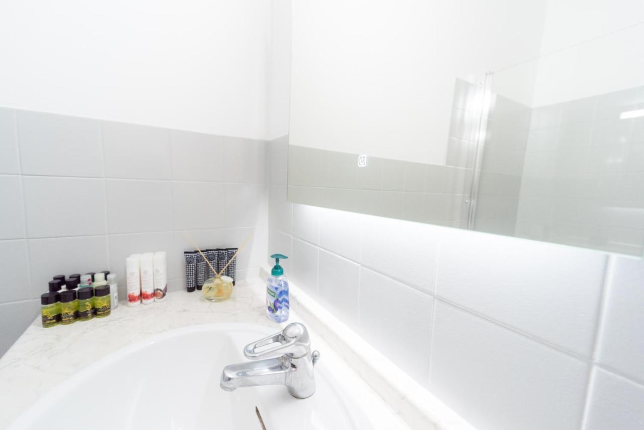 Ravissant Triplex Et Duplex Au Centre De Pont St Esprit Apartman Kültér fotó